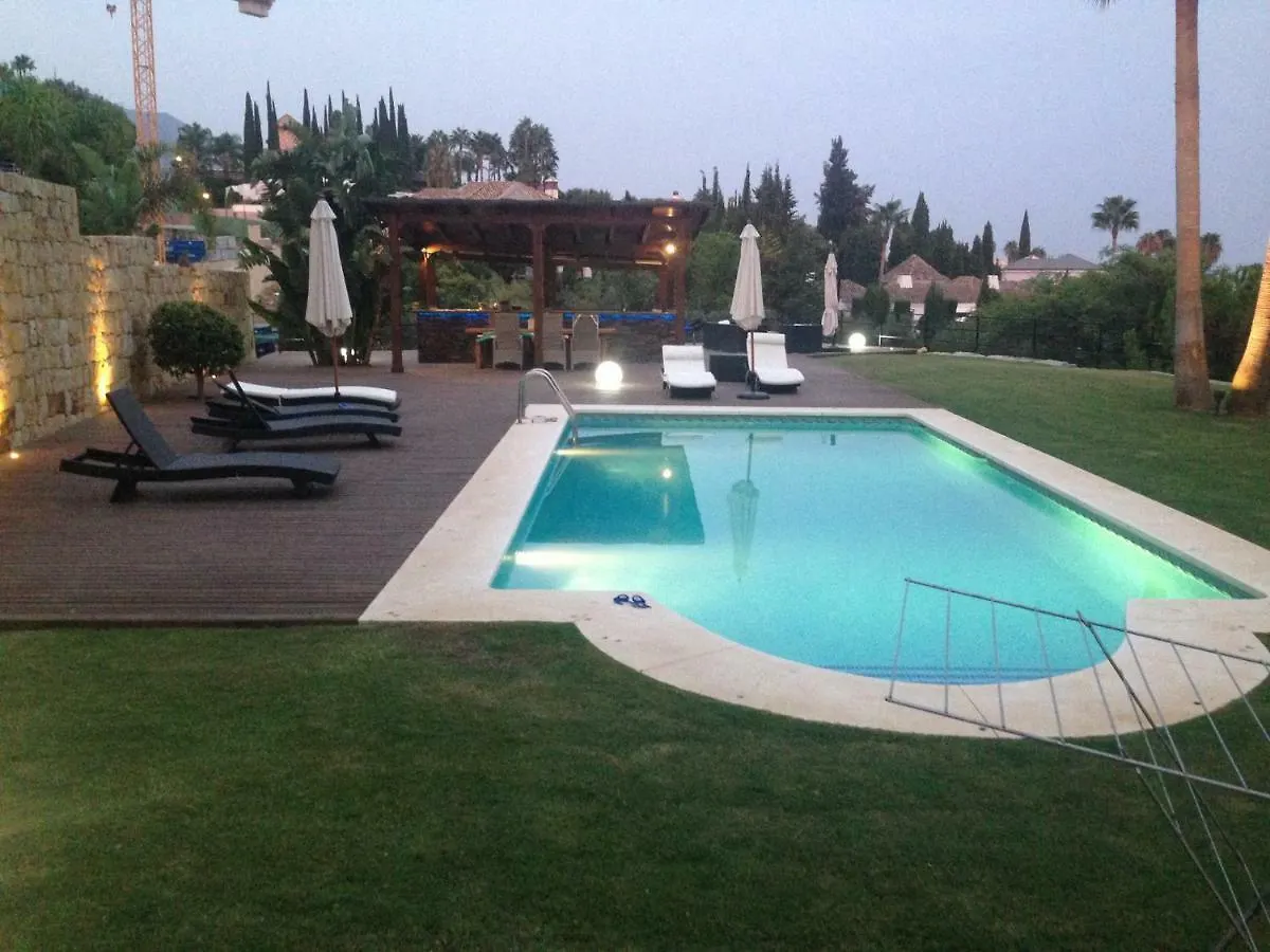 Homestay Villa Maracana Marbella