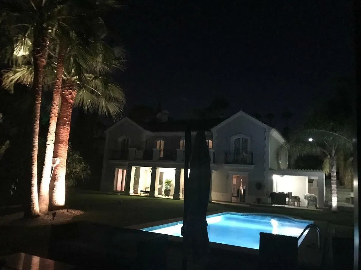 Homestay Villa Maracana Marbella