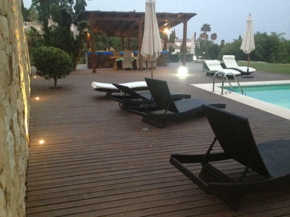 Homestay Villa Maracana Marbella